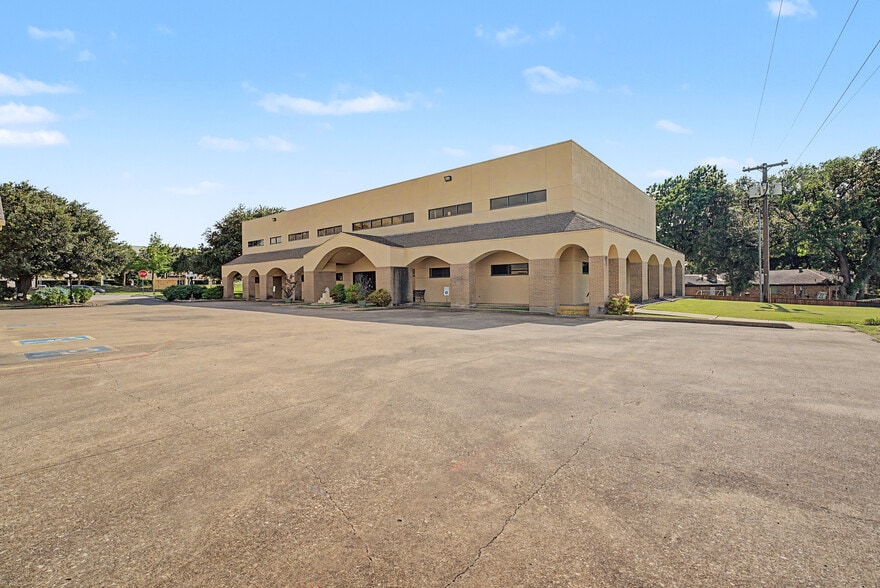 More Photos Of 2111 Skyline Dr, Mesquite Religious Facility For Sale
