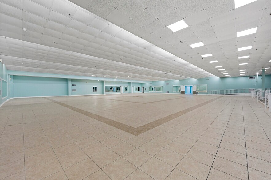 More Photos Of 5420 Hickory St, Panama City Office For Lease