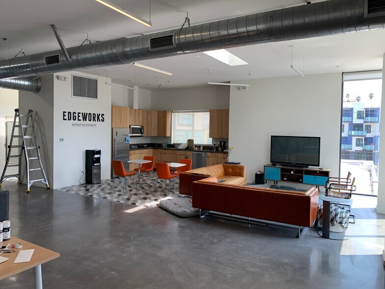 More Photos Of 2219 Aaron St, Los Angeles Loft Creative Space For Lease