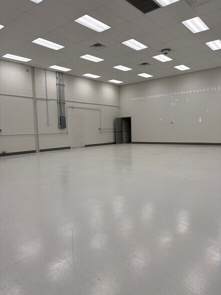 More Photos Of 631-641 Lowther Rd, Lewisberry Warehouse For Lease