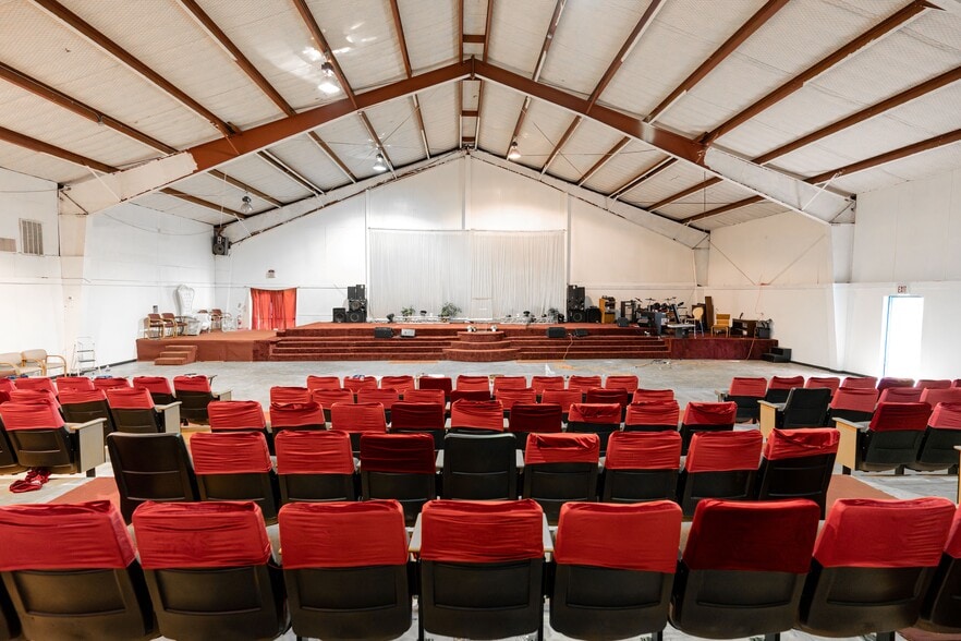 More Photos Of 900 Natchez Ave, Pasadena Schools For Sale