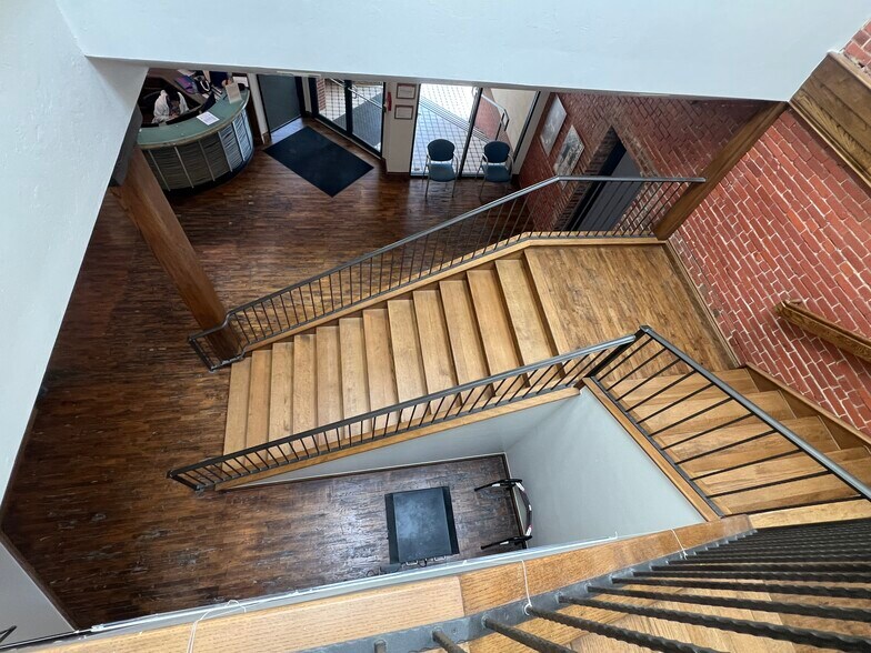 More Photos Of 214-218 E Main St, Oklahoma City Office For Lease