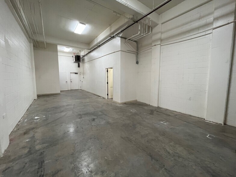 More Photos Of 1033 Maunakea St, Honolulu Storefront Retail Office For Lease