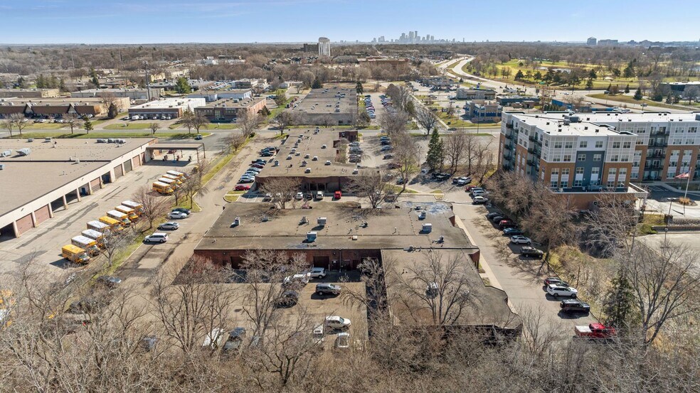 More Photos Of 701 Decatur Ave N, Golden Valley Unknown For Lease