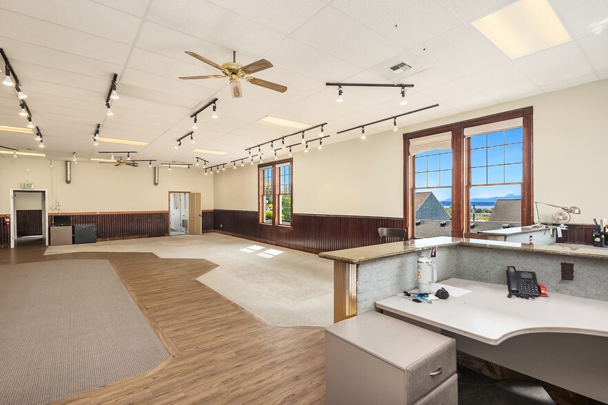 More Photos Of 542 Main St, Edmonds Freestanding For Sale