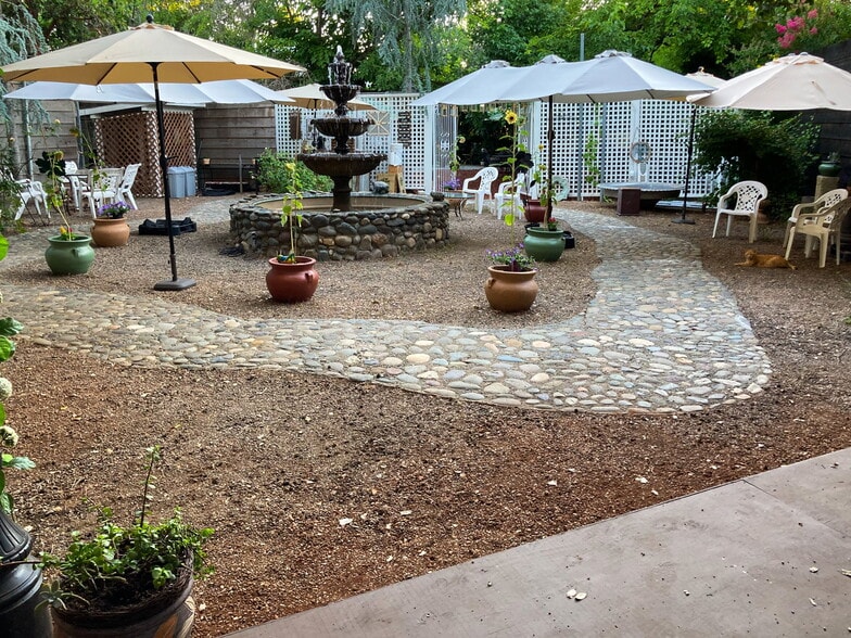 More Photos Of 870 Hartnell Ave, Redding Garden Center For Sale