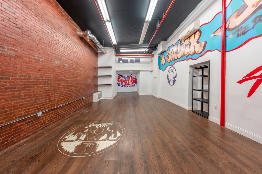 More Photos Of 369-371 Canal St, New York Apartments For Lease