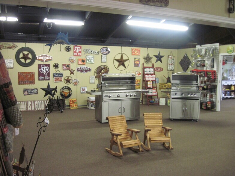 More Photos Of 1238 FM 521 Rd, Brazoria Freestanding For Sale