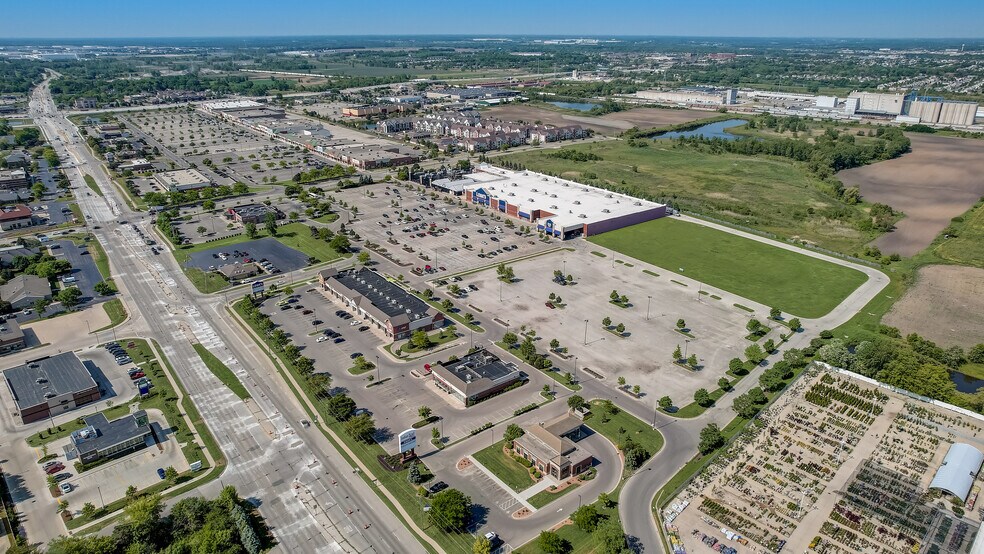 More Photos Of 6318 Green Bay, Kenosha Freestanding For Lease