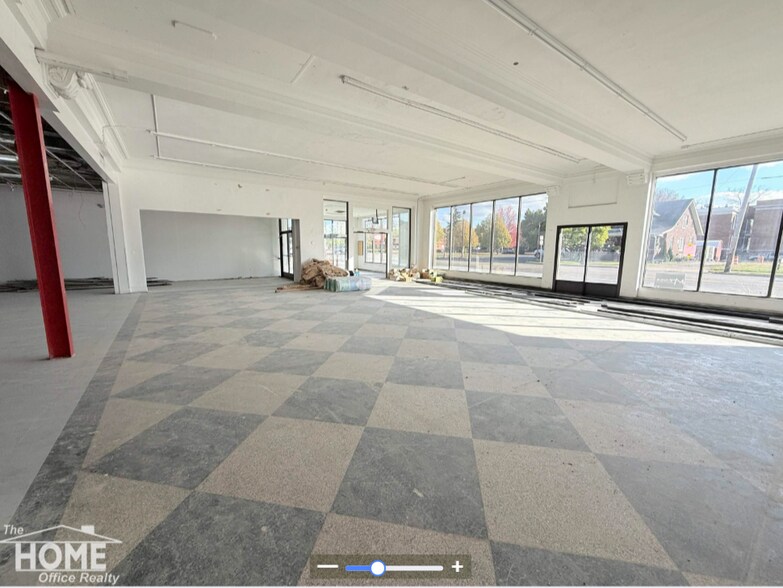 More Photos Of 344 W Main St, Owosso Storefront Retail Residential For Lease