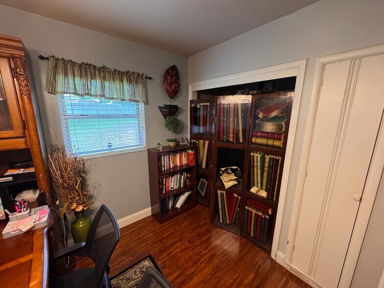 More Photos Of 6521 Main St, New Port Richey Office For Sale