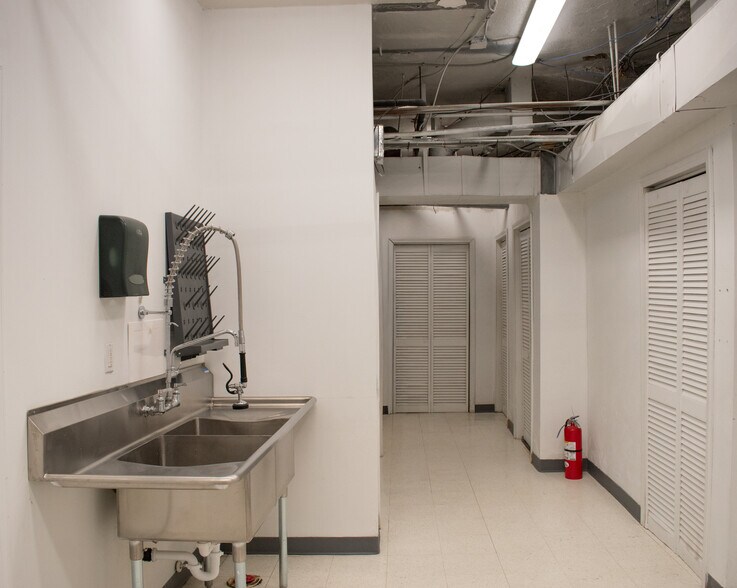 More Photos Of 372 N Craig St, Pittsburgh Loft Creative Space For Lease