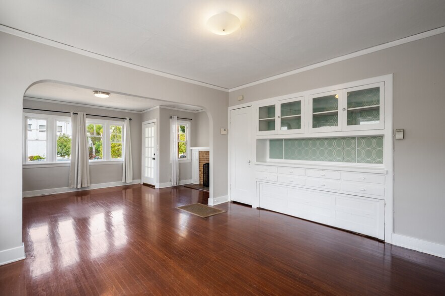 More Photos Of 1620 California Ave, Santa Monica Apartments For Sale