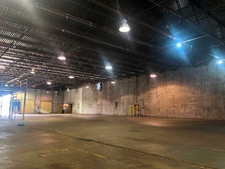More Photos Of 1120 Montrose Ave, Saint Louis Manufacturing For Sale