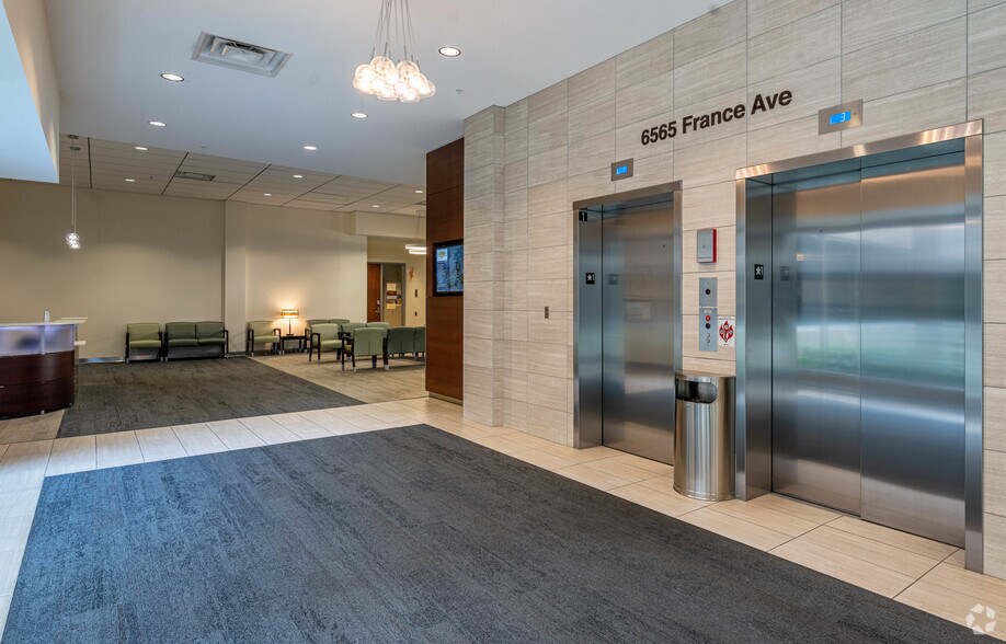 More Photos Of 6565 S France Ave, Edina Office For Sale