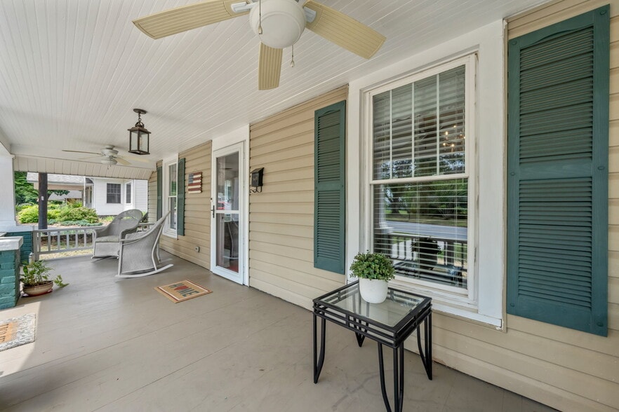 More Photos Of 3084 W Main St, Claremont Office For Sale