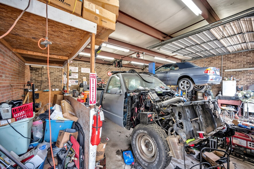 More Photos Of 1015 Ellis Rd, Durham Light Manufacturing For Sale