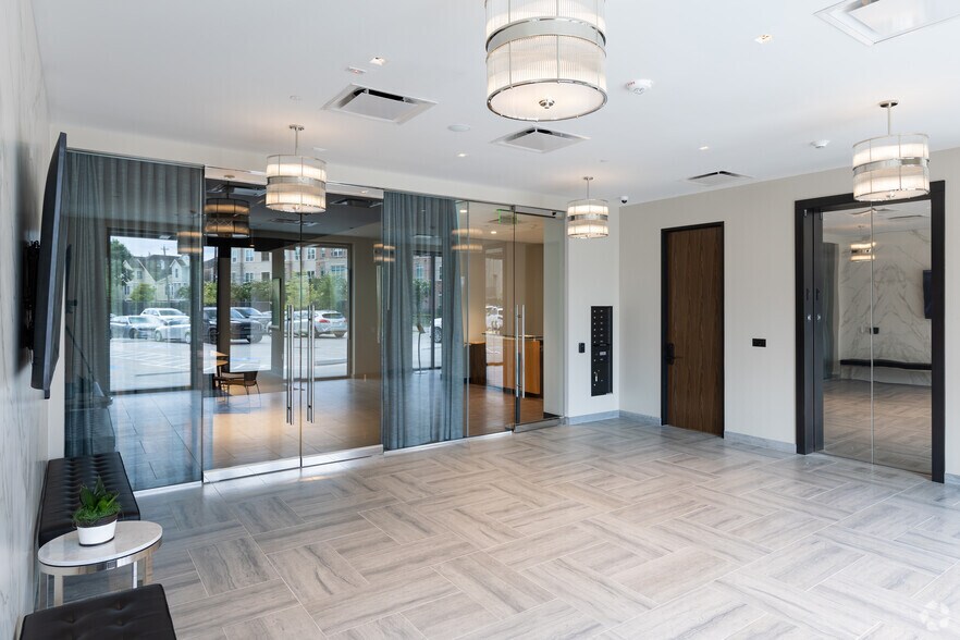 More Photos Of 190 TC Jester Blvd, Houston Office For Sale