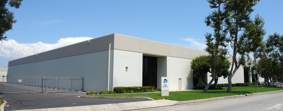More Photos Of 737 W Artesia Blvd, Compton Warehouse For Lease