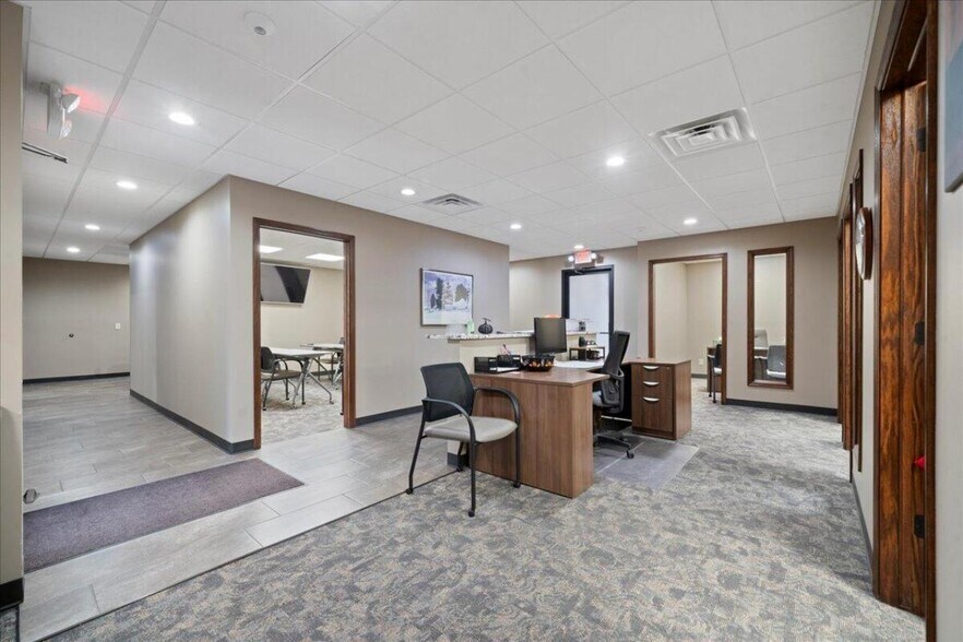 More Photos Of 100 E Broadway St, Council Bluffs Office For Sale