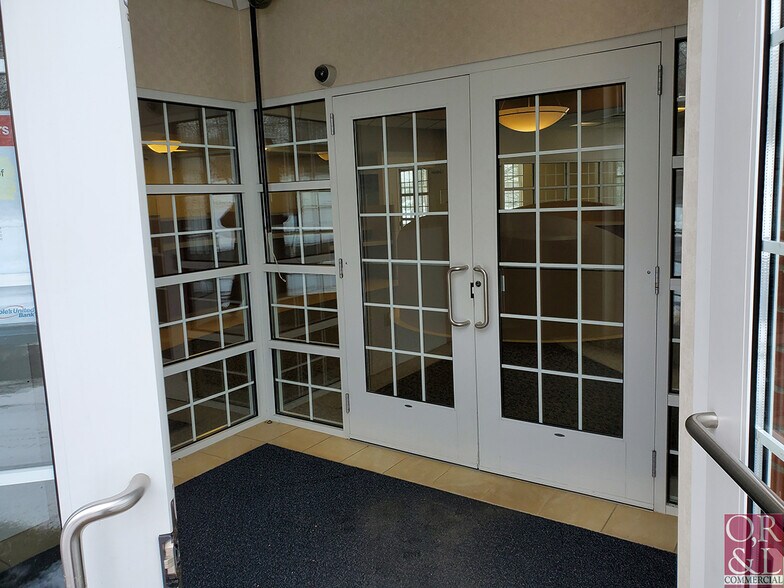 More Photos Of 768 N Main St, Manchester Bank For Lease