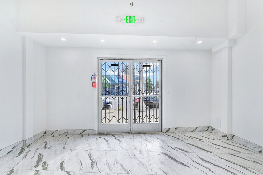 More Photos Of 5821-5823 W Pico Blvd, Los Angeles Storefront For Lease