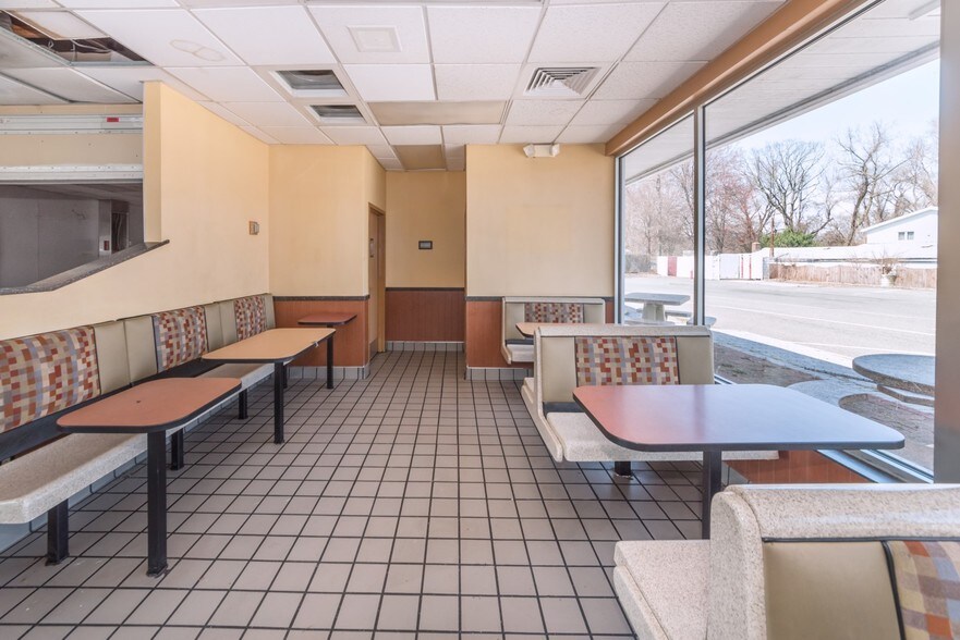 More Photos Of 3123 Route 9W, Saugerties Restaurant For Lease