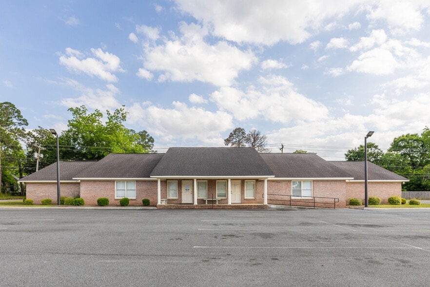 Primary Photo Of 412 E 4th Ave, Cordele Healthcare For Sale
