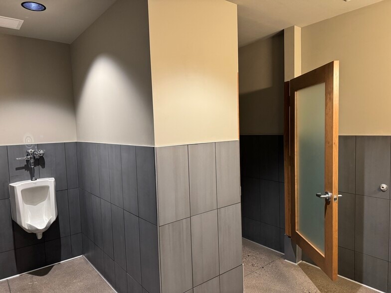 More Photos Of 31606 N Cave Creek Rd, Cave Creek Self Storage For Sale