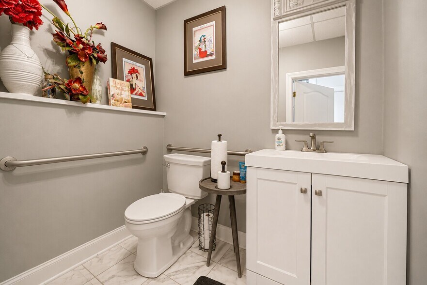 More Photos Of 9010 Main St, Woodstock Freestanding For Sale