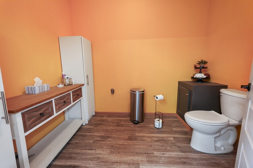 More Photos Of 20 S 32nd Ave S, Saint Cloud Office For Sale