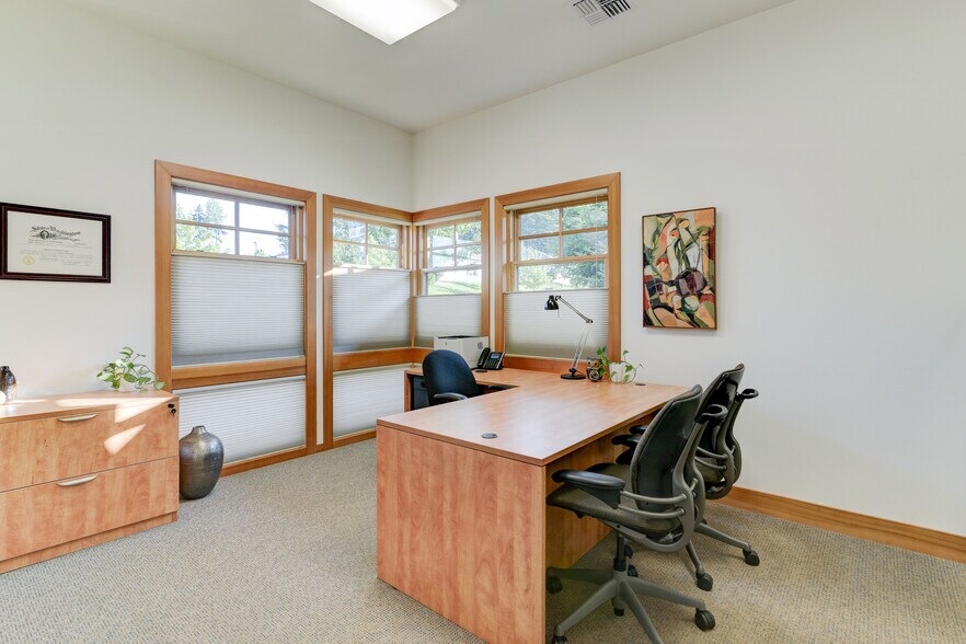 More Photos Of 2018 Caton Way SW, Olympia Medical For Sale