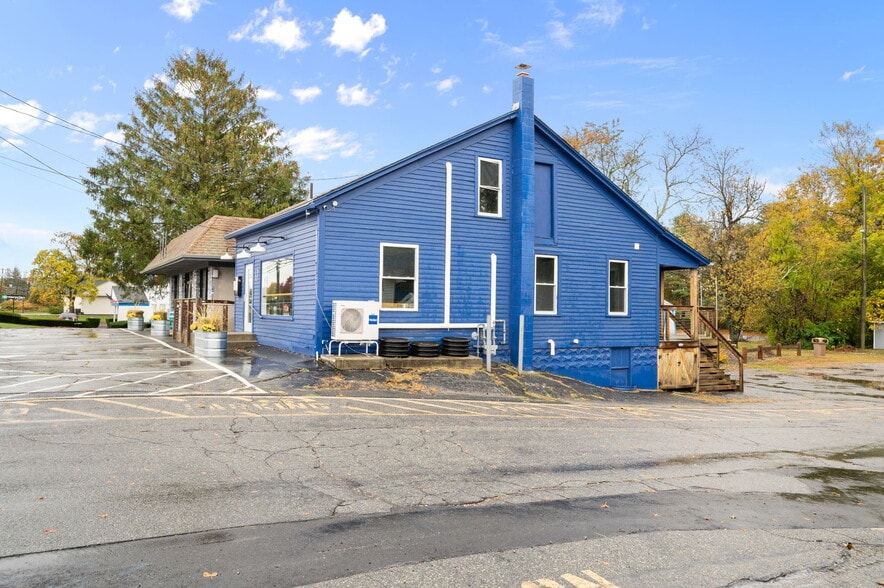 More Photos Of 17 S Main St, Brooklyn Freestanding For Sale