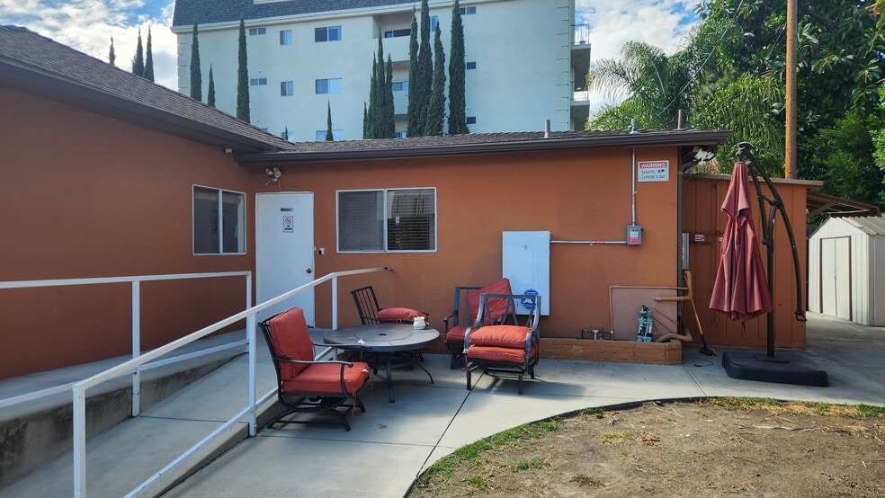 More Photos Of 11905 Riverside Dr, Valley Village Assisted Living For Sale