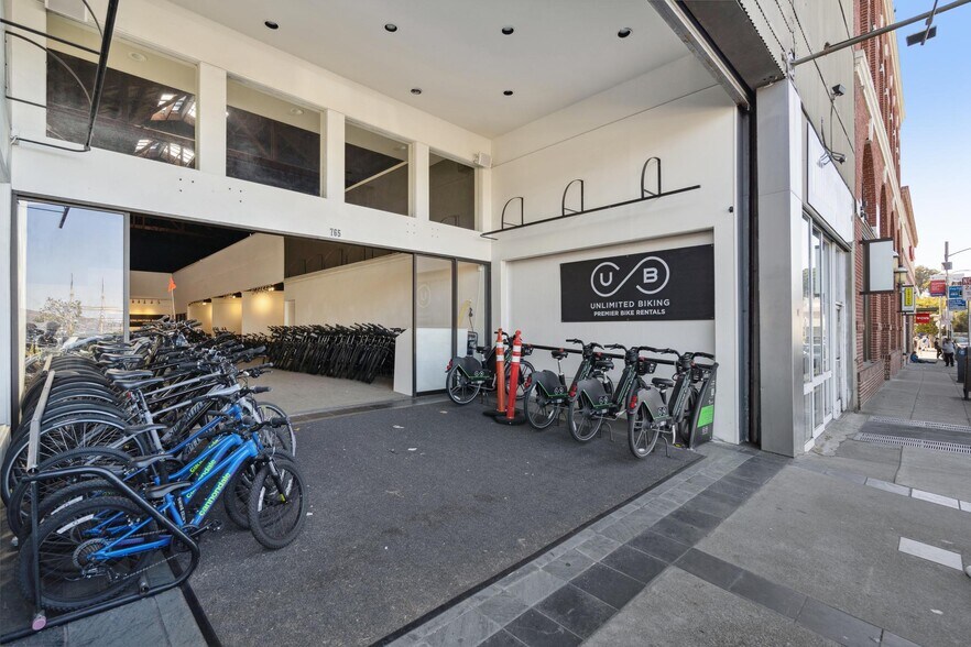 More Photos Of 757 Beach St, San Francisco Storefront Retail Office For Sale