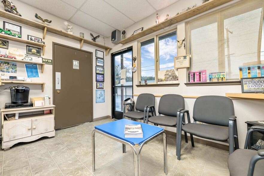 More Photos Of 17548 Penn Valley Dr, Penn Valley Auto Repair For Sale