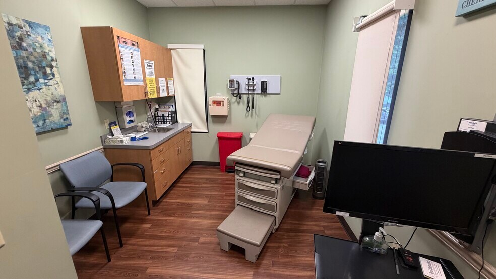 More Photos Of 4379 Easton Ave, Bethlehem Medical For Lease