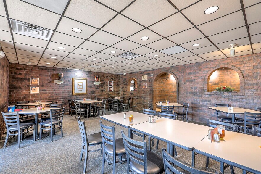 More Photos Of 330 E 135th St, Kansas City Restaurant For Sale