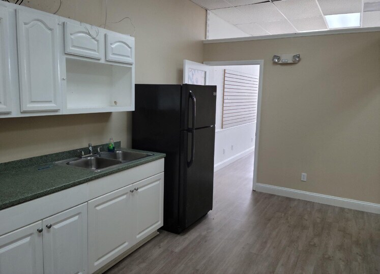 More Photos Of 16050 S Tamiami Trl, Fort Myers Storefront Retail Office For Lease