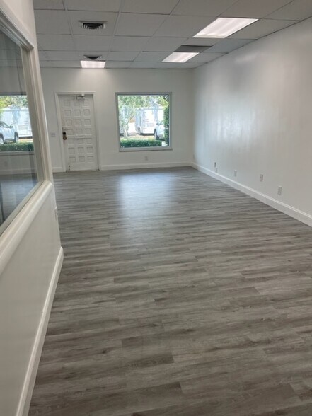 More Photos Of 401 W Lantana Rd, Lantana Medical For Sale