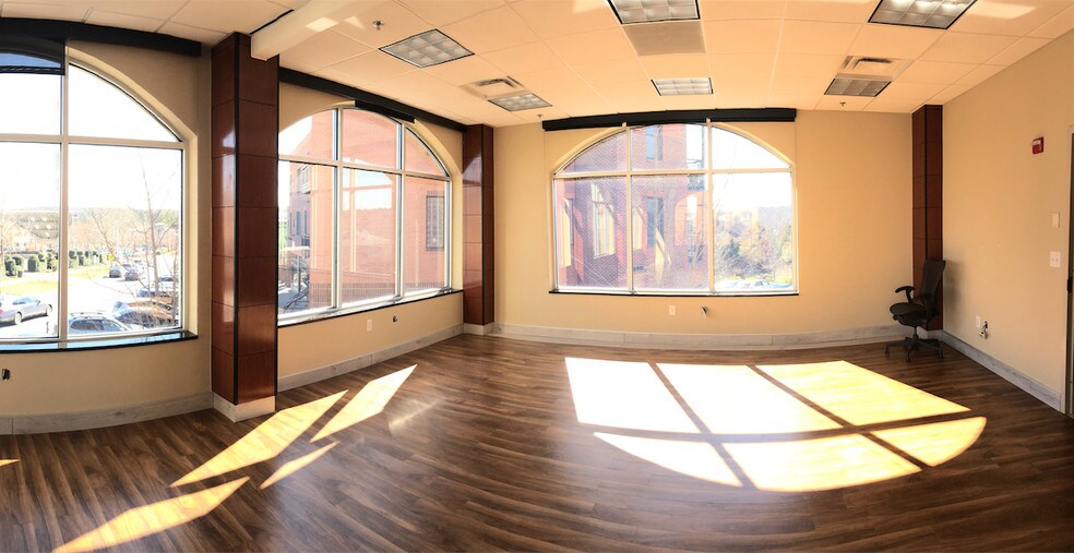 More Photos Of 600 Market St, Chapel Hill Office For Lease