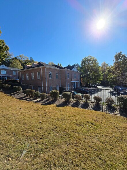 More Photos Of 4574 Lawrenceville Hwy NW, Lilburn Medical For Sale