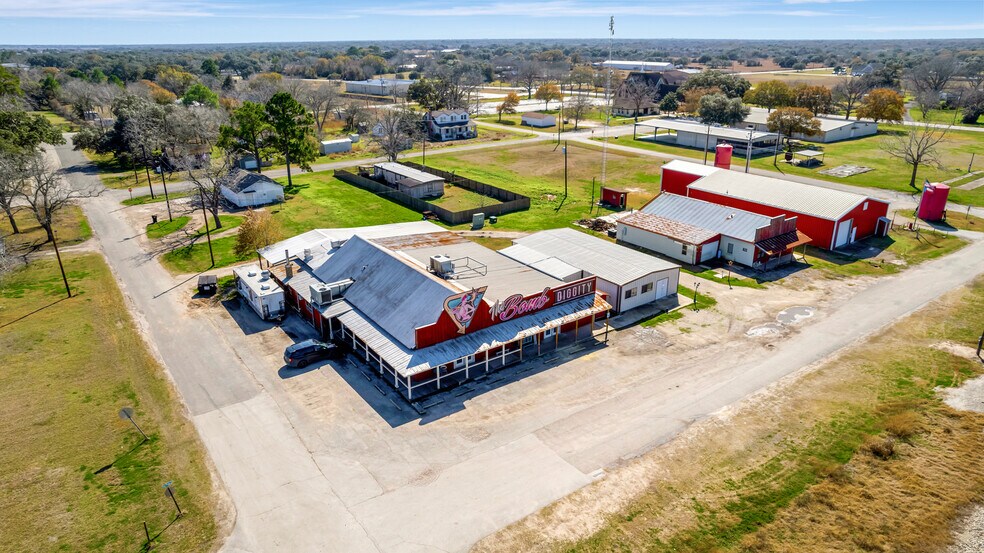 More Photos Of 321 Kolle Road, Inez General Retail For Sale