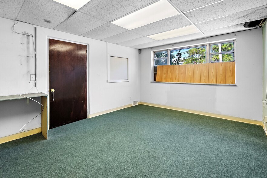 More Photos Of 14 S State St, Hackensack Office For Sale