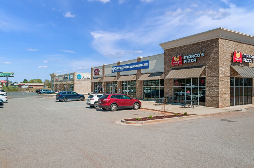 More Photos Of 11850 Us-231, Meridianville Storefront Retail Office For Sale