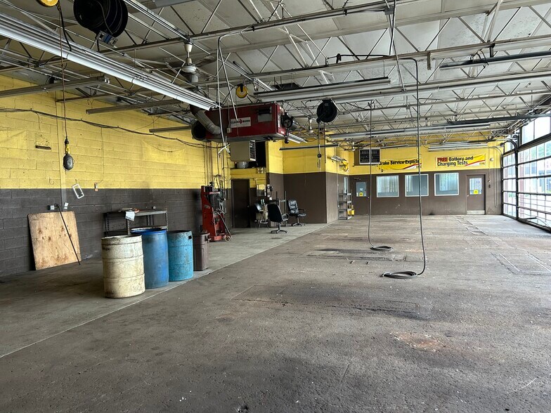 More Photos Of 7247-7249 Indianapolis Blvd, Hammond Auto Repair For Sale