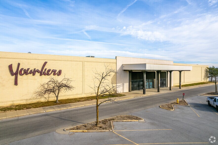 More Photos Of 1111 E Army Post Rd, Des Moines Unknown For Lease