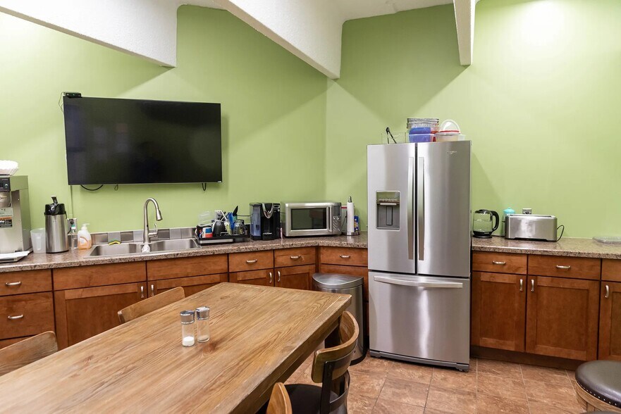 More Photos Of 2270 Ashland Ave, Toledo Lodge Meeting Hall For Sale