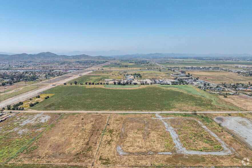 More Photos Of 2650 Sherman Rd, Menifee Distribution For Lease