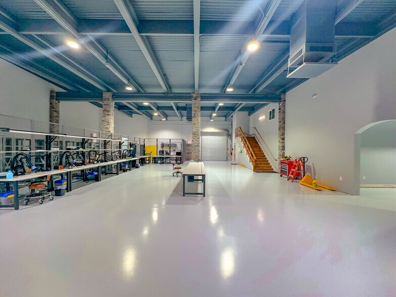More Photos Of 2500 S Harbor City Blvd, Melbourne Unknown For Lease